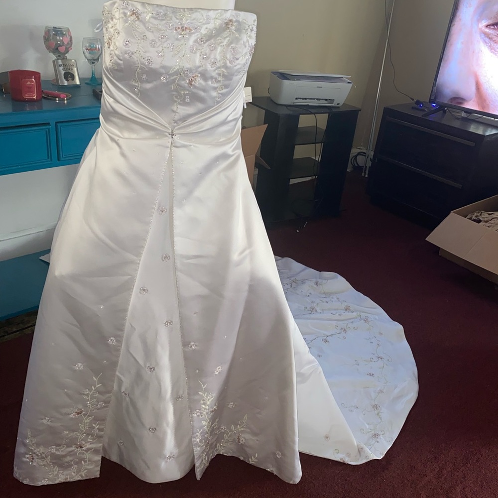 New Purple Flowers Wedding Dress Size 14